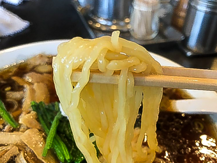 青島食堂　麺